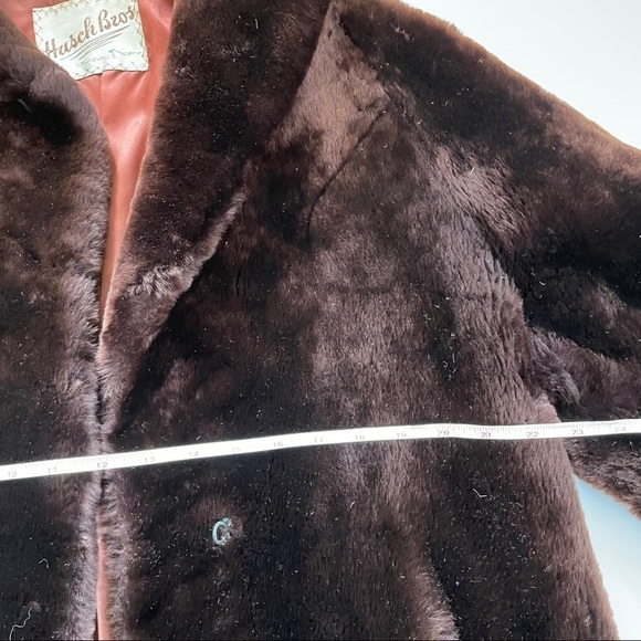 Vintage Brown Mob Wife Aesthetic Faux Fur Coat Size Medium to Large - Picture 10 of 16